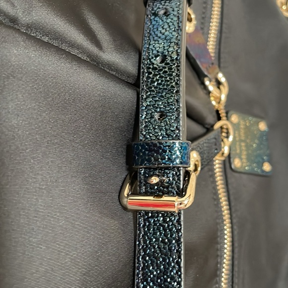 RARE🔥 Henri Bendel PETROL Messenger crossbody!!! - Picture 4 of 8